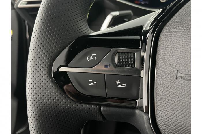 Peugeot 2008 GT (GT) 1.2 Hybrid 145 107kW (145 PS) e-...
