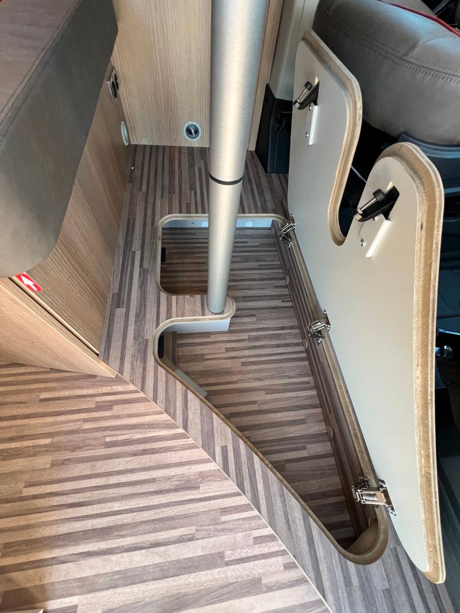 Fahrzeugabbildung Malibu Van Comfort Coupe 640 LE großer Kühlschrank