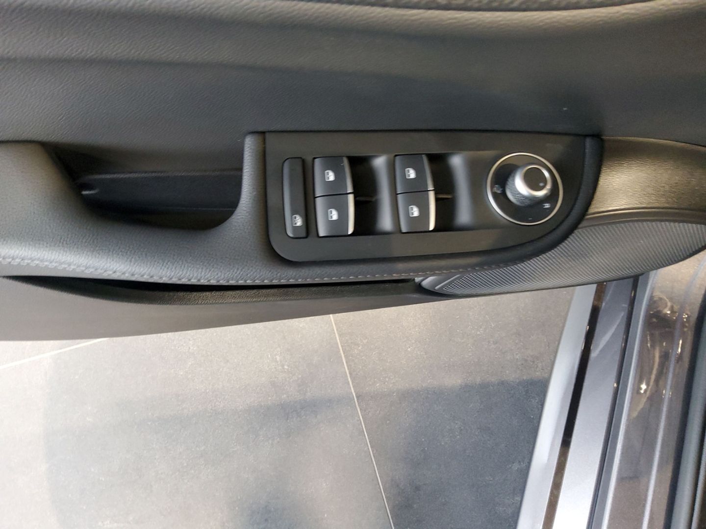 Fahrzeugabbildung Alfa Romeo Giulia Veloce 280PS Benzin Allrad Tech Paket