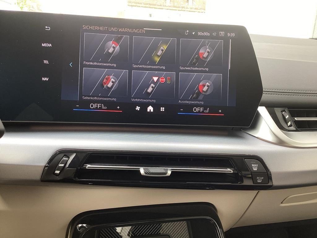 BMW 223d xDr. Active Tourer Luxury Line AHK+Pano+ACC