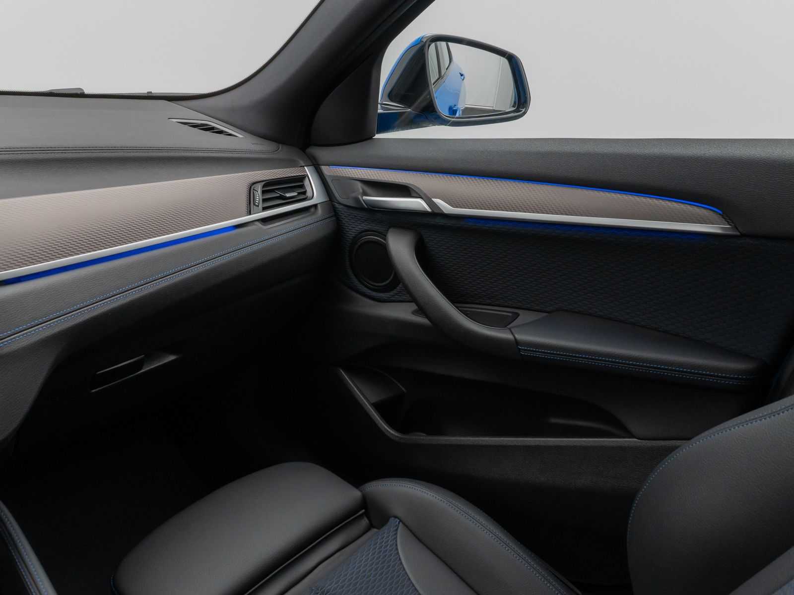 Fahrzeugabbildung BMW X2 xD20i M Sport DAB HUD Navi+ Alarm LED PDChint