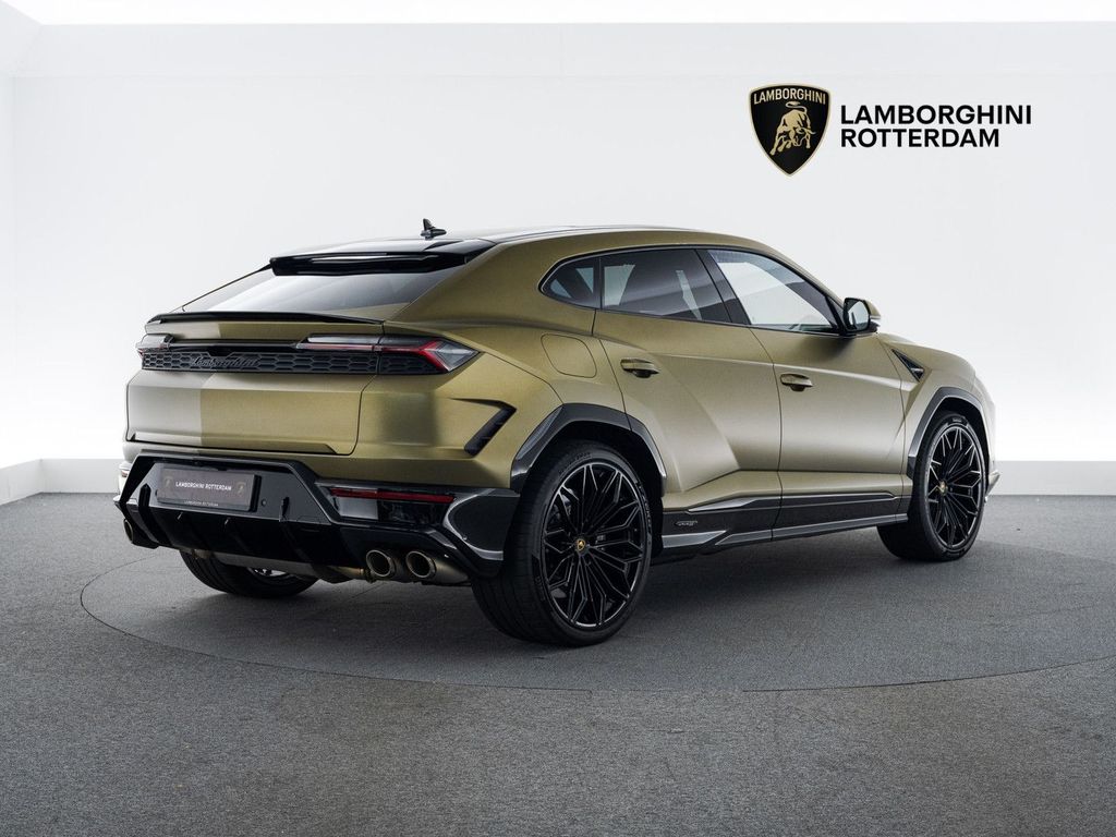 Lamborghini Urus — fotografia 3