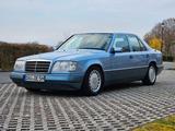 Mercedes-Benz E220 W124 Aut Klima RESTAURIERT Zustand 2+