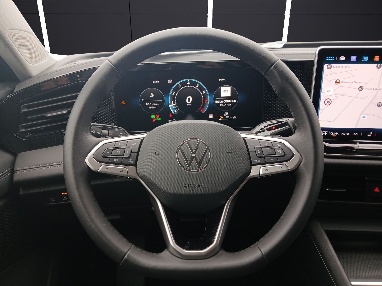 Fahrzeugabbildung Volkswagen Tiguan eTSI Life DSG LED AHK Navi AID ACC RFK SH