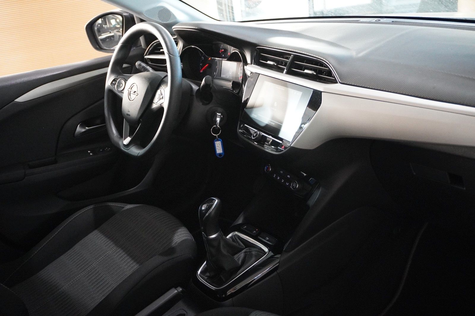 Fahrzeugabbildung Opel Corsa F 1.2 EDITION NAVI/KAMERA/TEMP./PDC/DAB+