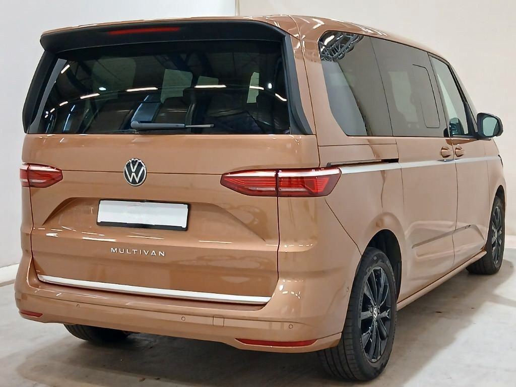 Fahrzeugabbildung Volkswagen T7 Multivan Style Pano HuD AHK vis-avis STHZ H&k