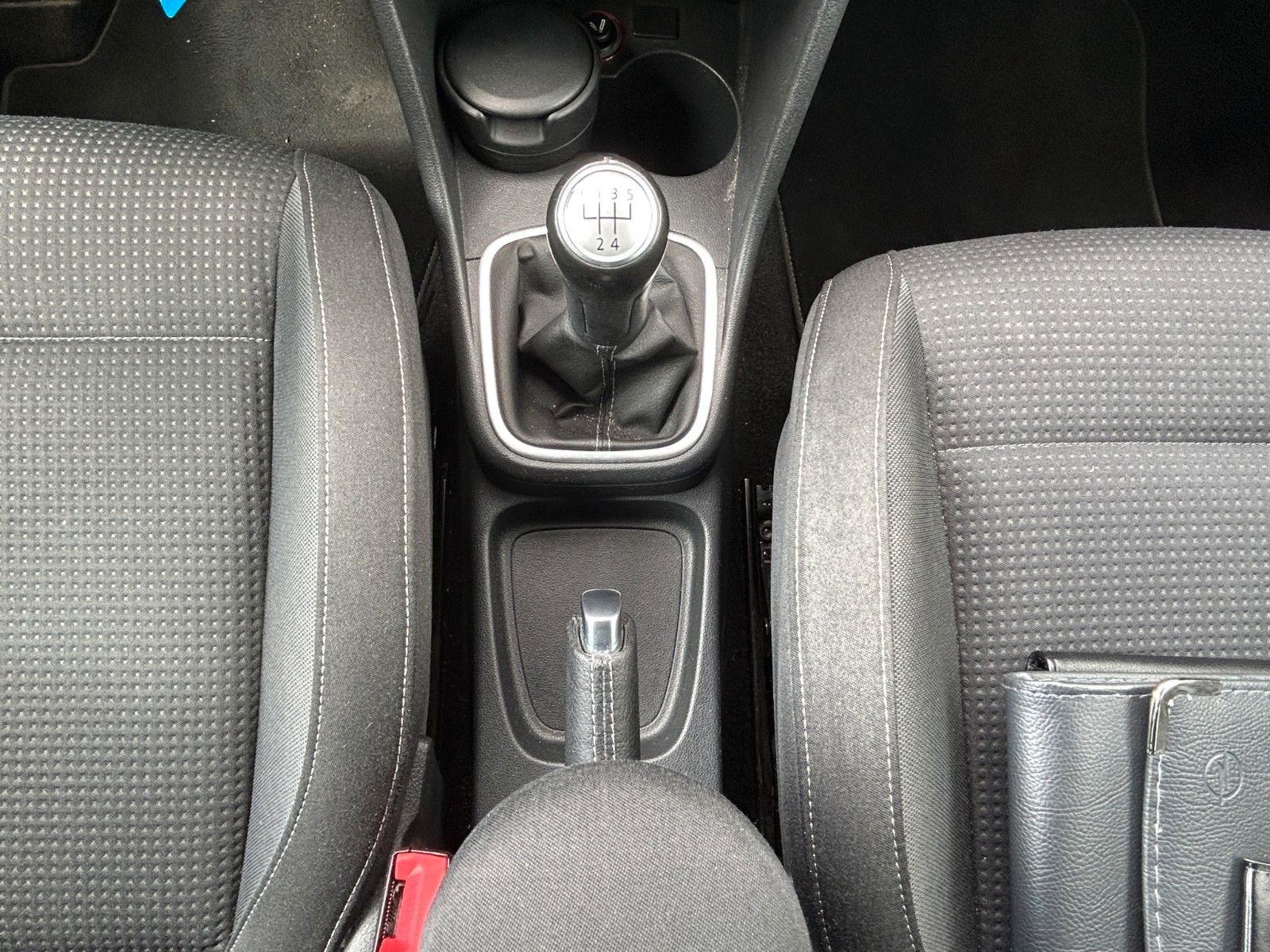 Fahrzeugabbildung Volkswagen Polo V Comfortline Klimaaut./Sitzheuzung/TÜV NEU