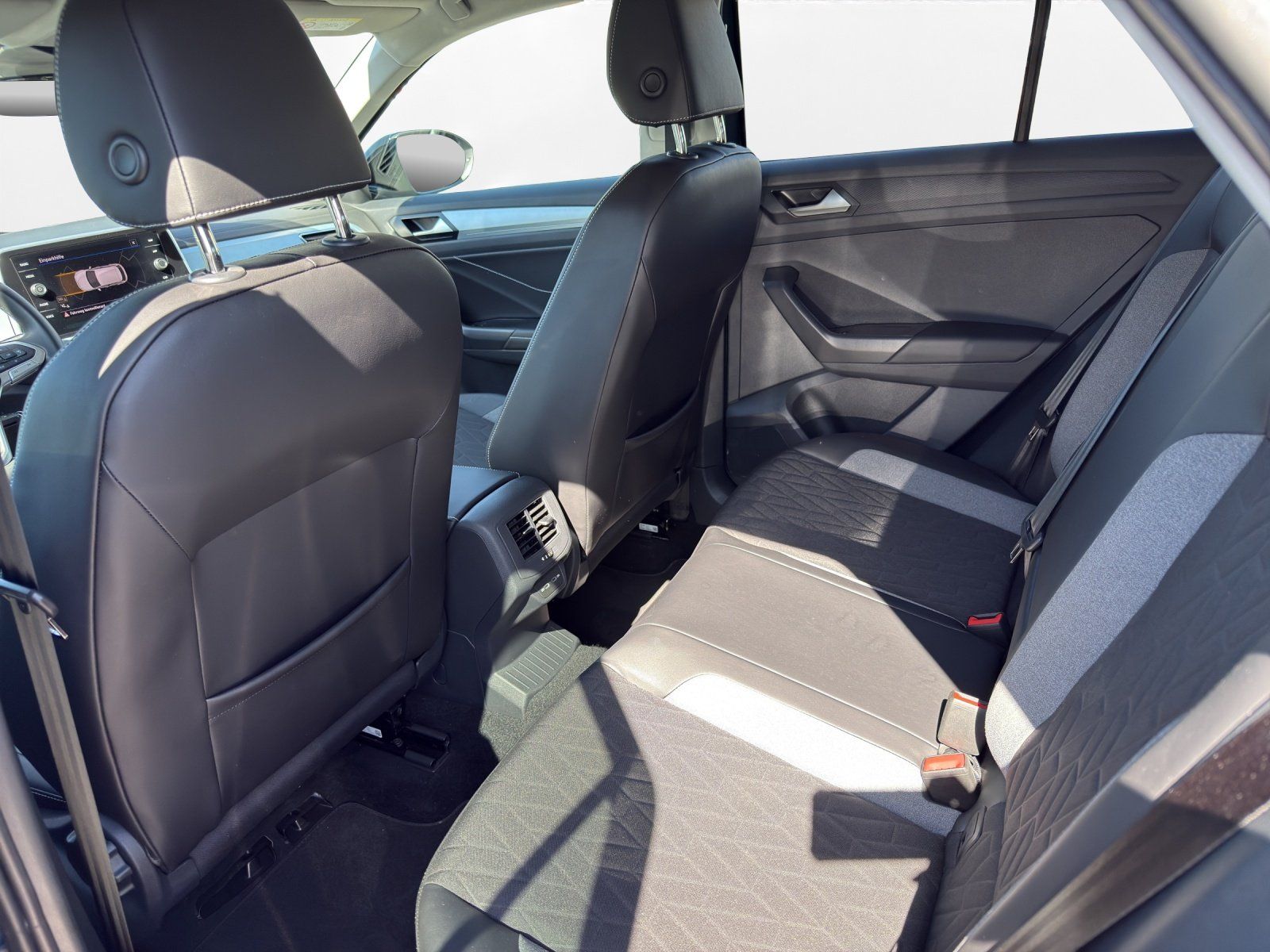 Volkswagen T-Roc - Bild 11