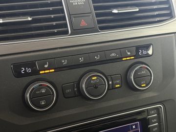 Volkswagen Caddy EDITION 35 TSI XENON NAVI ACC KAMERA