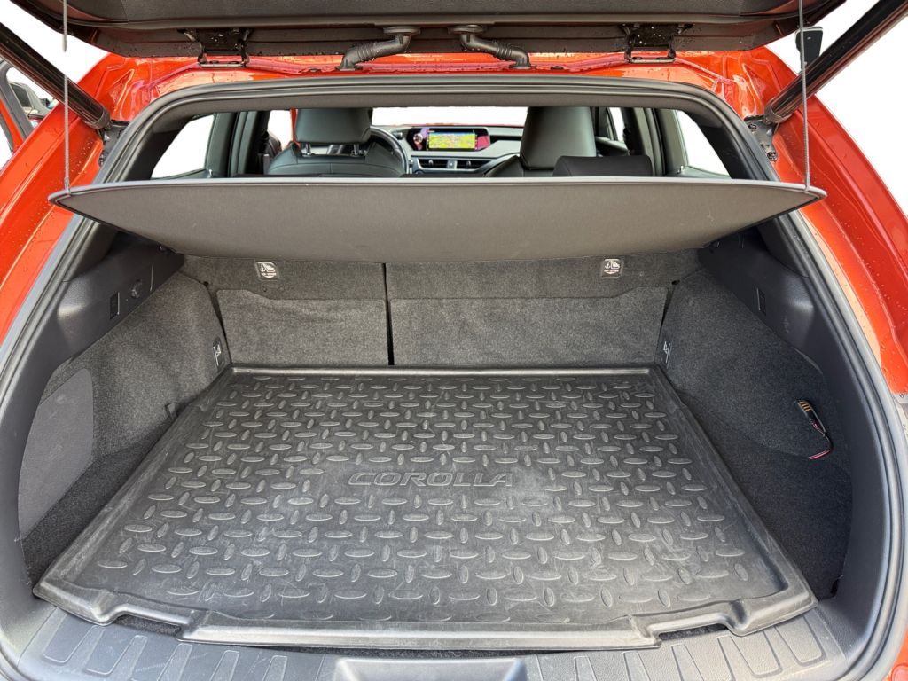 Fahrzeugabbildung Lexus UX 250h  (E-FOUR) Luxury Line