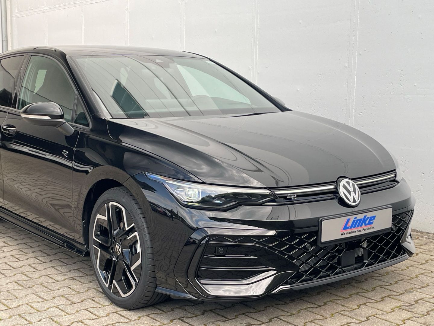 Golf VIII 1.5 eTSI DSG R-Line HUD/AHK/Kamera/ACC