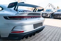 PORSCHE 992 GT3/ 1. HAND/ LIFT/ KAMERA/ APPROVED/ BOSE PORSCHE 992 GT3/ 1. HAND/ LIFT/ KAMERA/ APPROVED/ BOSE