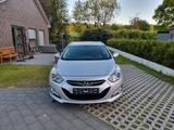 Hyundai i40 CW Style, Kombi, AHK, PDC, HU Neu - gebrauchte Hyundai i40 aus dem Jahr 2012