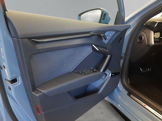 Fahrzeugabbildung Audi RS 3 Sportback Matrix SONOS Pano Leder 280km/h