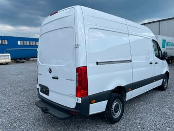 Fahrzeugabbildung Mercedes-Benz Sprinter III  317 CDI  MR / AHK / MBUX / Kamera