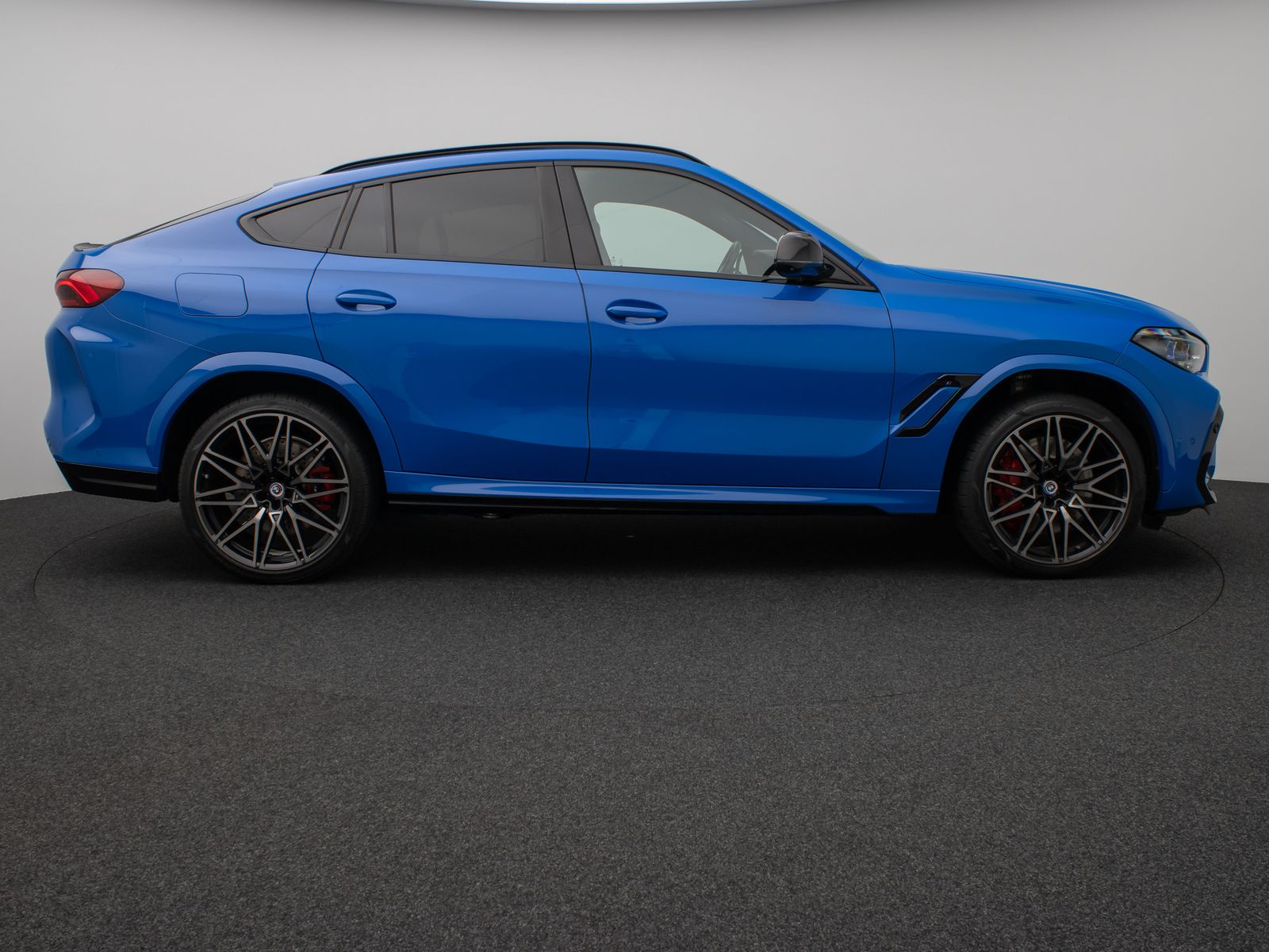 Fahrzeugabbildung BMW X6 M Competition 360° Fond-Ent SoftCl Individual