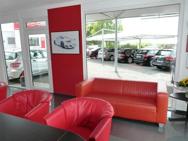 showroom-image-top