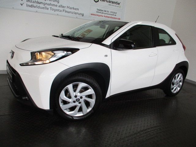 Fahrzeugabbildung Toyota Aygo X Play 5-Türer