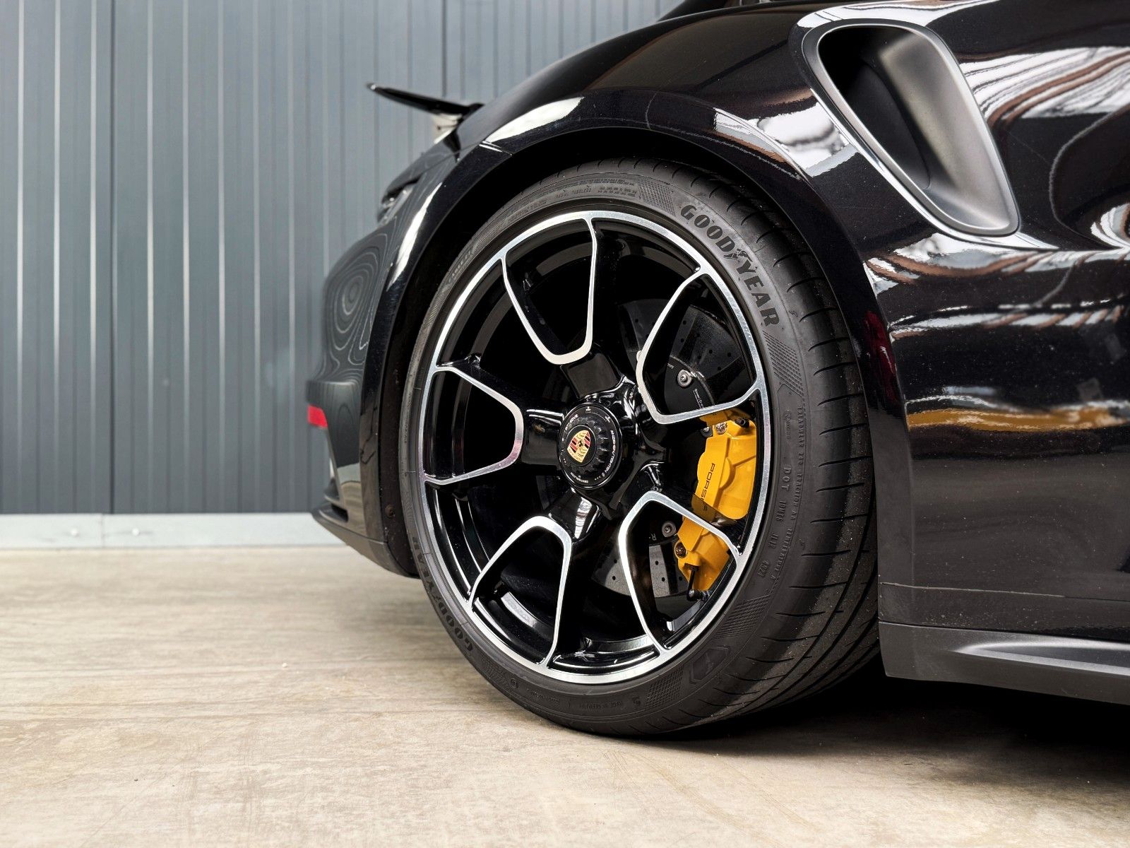 Fahrzeugabbildung Porsche Turbo S + Burmester + PCCB + Carbon Dach + Appro