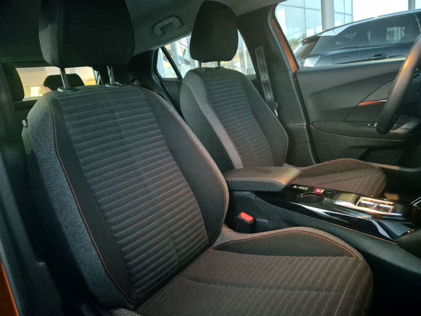 Fahrzeugabbildung Peugeot 2008 e- Active Klimaautom Fahrerprofil DAB SHZ S