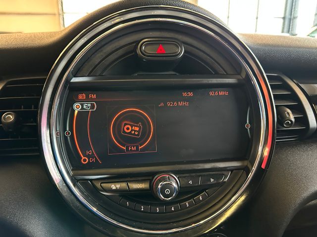 MYAUTOCENTER – Gebraucht- und Jahreswagen mit Werkstattservice in Pfaffenhofen MINI Mini 5-trg. Cooper D *Navi*Pano*