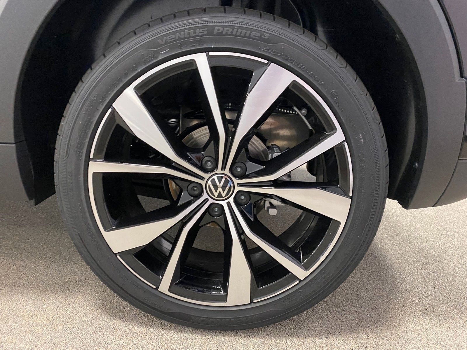 Fahrzeugabbildung Volkswagen T-Cross 1.5 TSI DSG R-Line+2029 GARANTIE+ACC+AHK