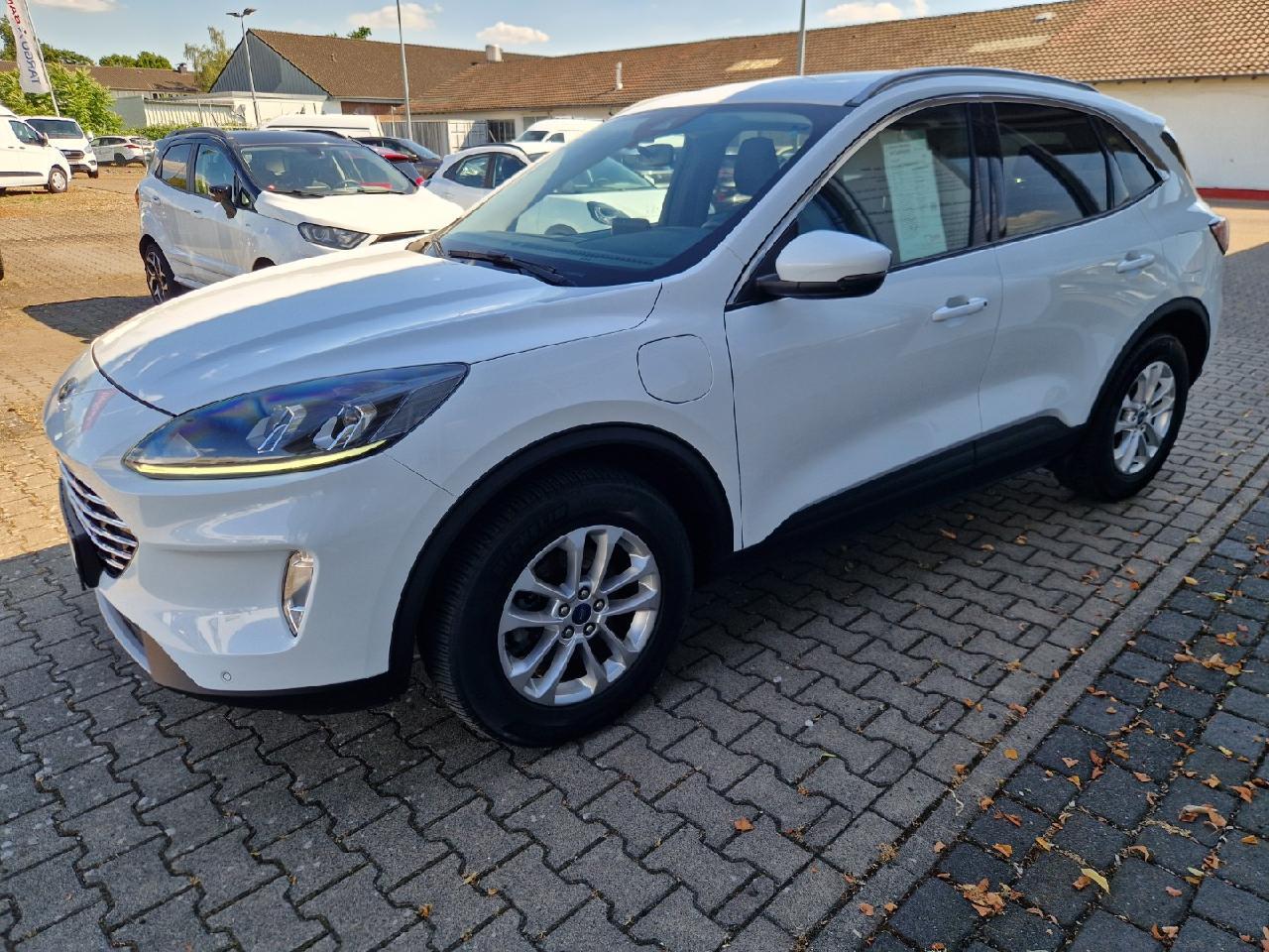 Ford Kuga Plug-In Hybrid Titanium *LED AHK Navi