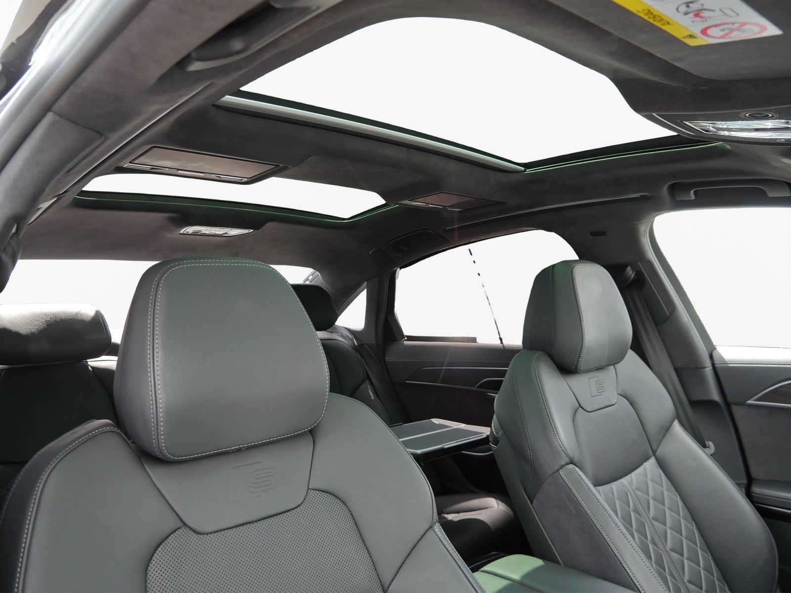 Audi A8 - Bild 11
