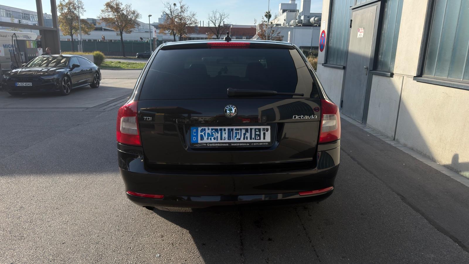 Skoda Octavia 2012 — interior