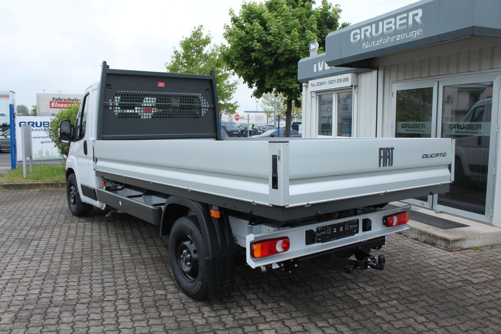 Fahrzeugabbildung Fiat Ducato Pritsche 35 AHK, Ganzjahresreifen