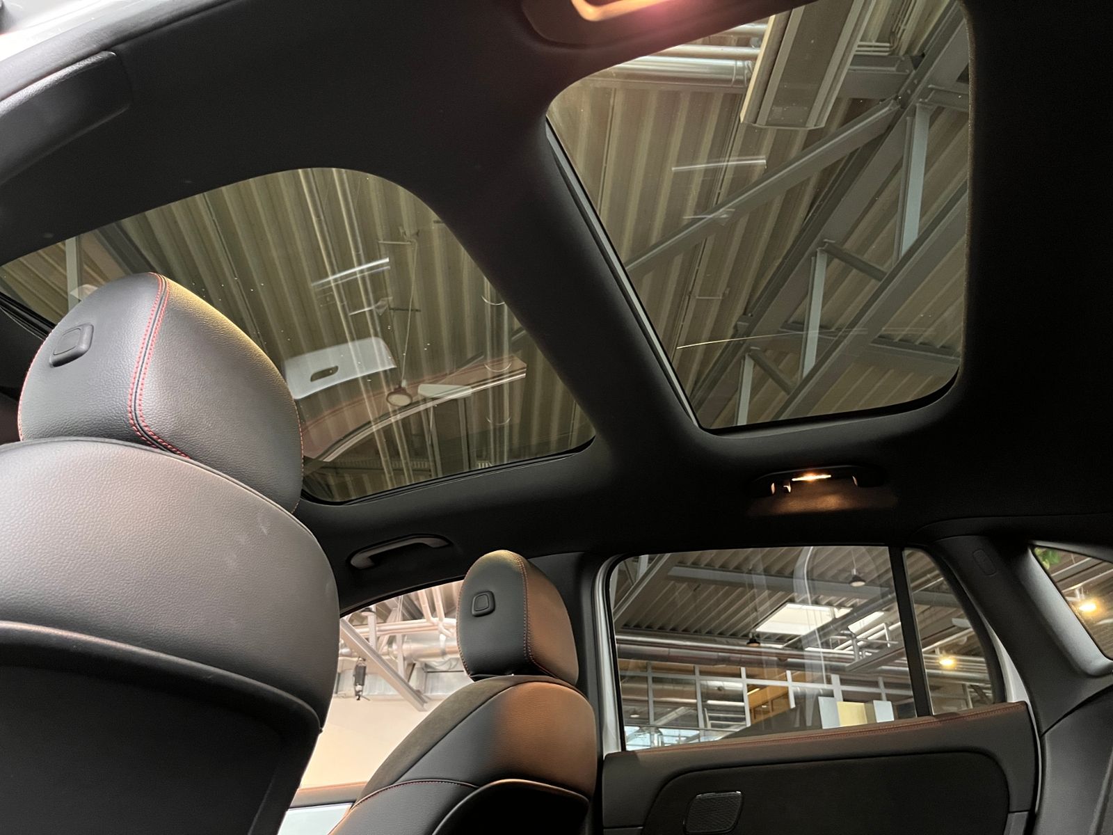 Fahrzeugabbildung Mercedes-Benz GLA 250 4Matic AMG Line PANO LED NAVI