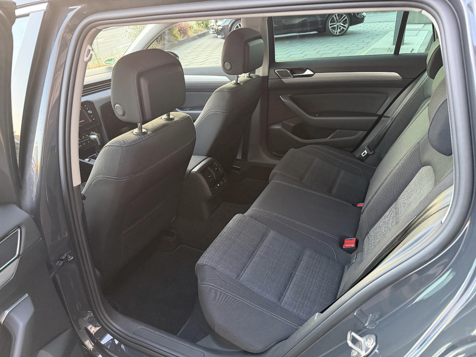 Volkswagen Passat LED Navi Massage AHK Kamera Alu, миниатюра 11