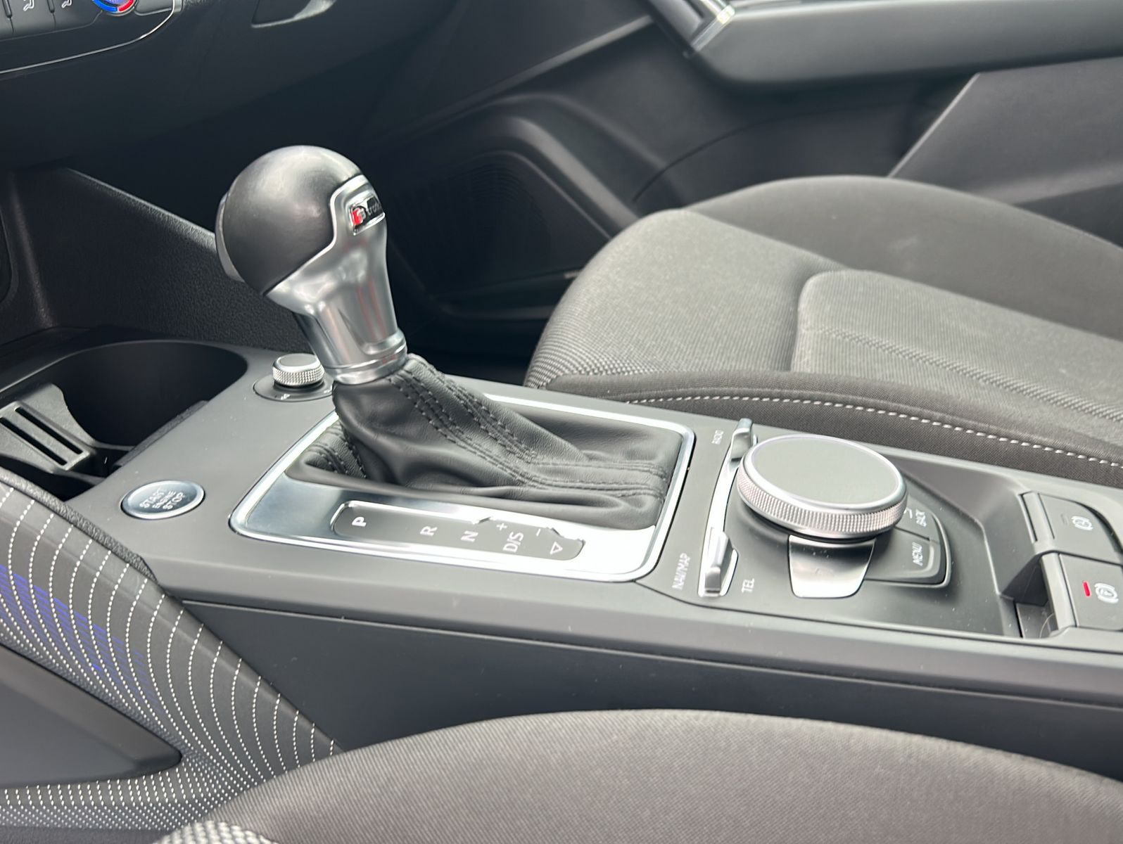 Fahrzeugabbildung Audi Q2 35 TDI SPORT