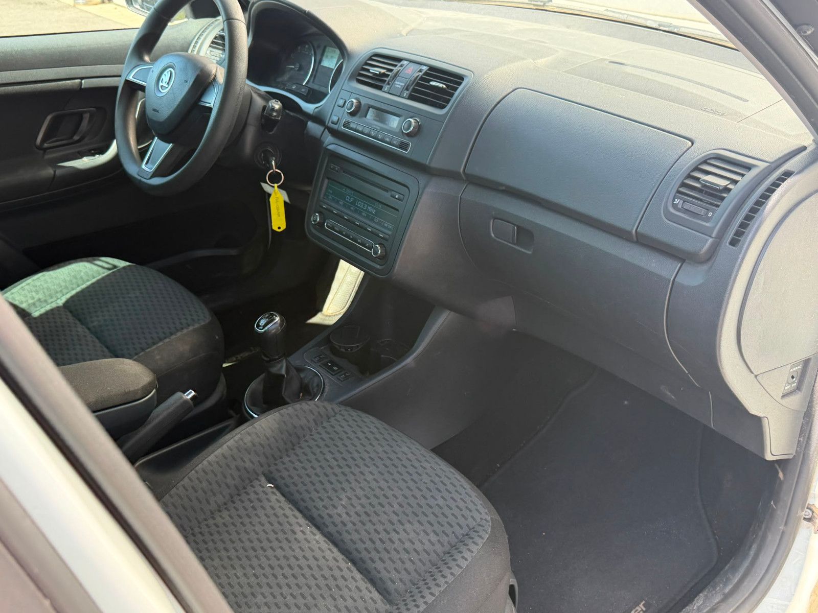 Fahrzeugabbildung SKODA Roomster Ambition 1.2 TSI Klimaautomatik PDC SHZ
