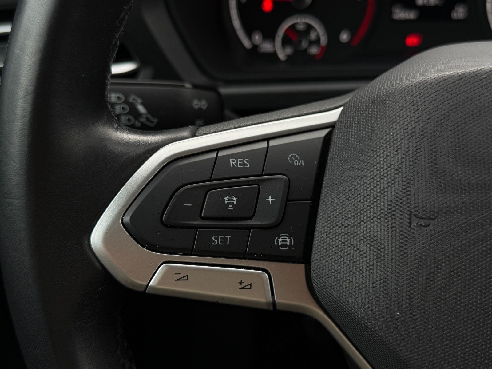 Fahrzeugabbildung Volkswagen Caddy Life 2.0 TDI ACC DAB PDC SHZ Winterpaket