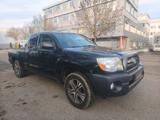 Toyota Tacoma 2.7 *Automatik *Klima*TÜV 05/27 - schwarze Toyota Tacoma