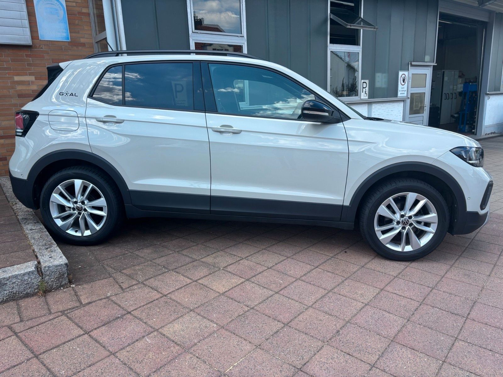 Fahrzeugabbildung Volkswagen T-Cross 1.0 TSI 85 kW Goal