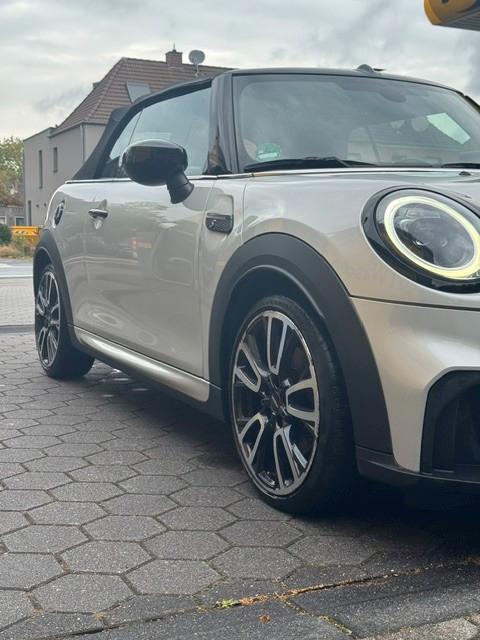 MINI Cooper S Cabrio JCW