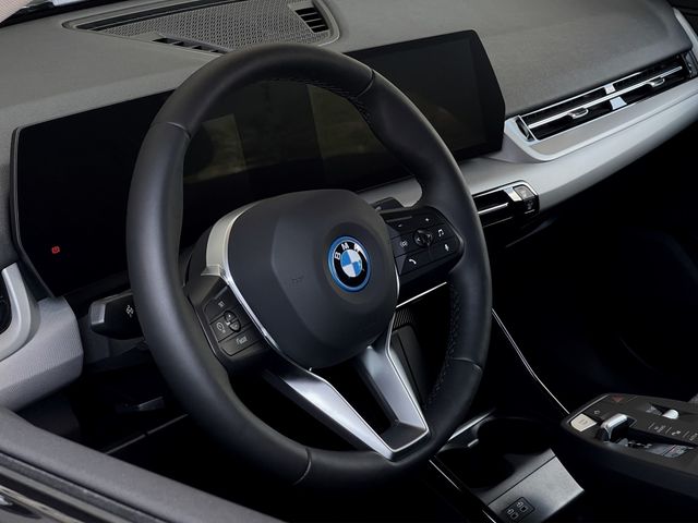 Foto Nummer 7: BMW iX2