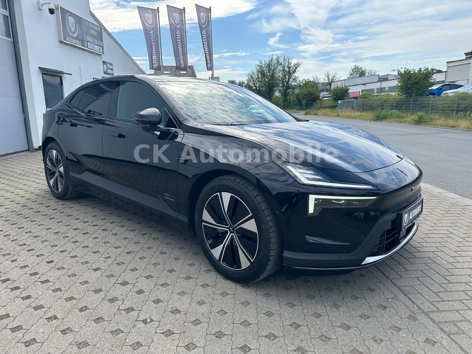 Fahrzeugabbildung Polestar 4 LRDM 400 kW Long Range Dual/Pano/Head-Up