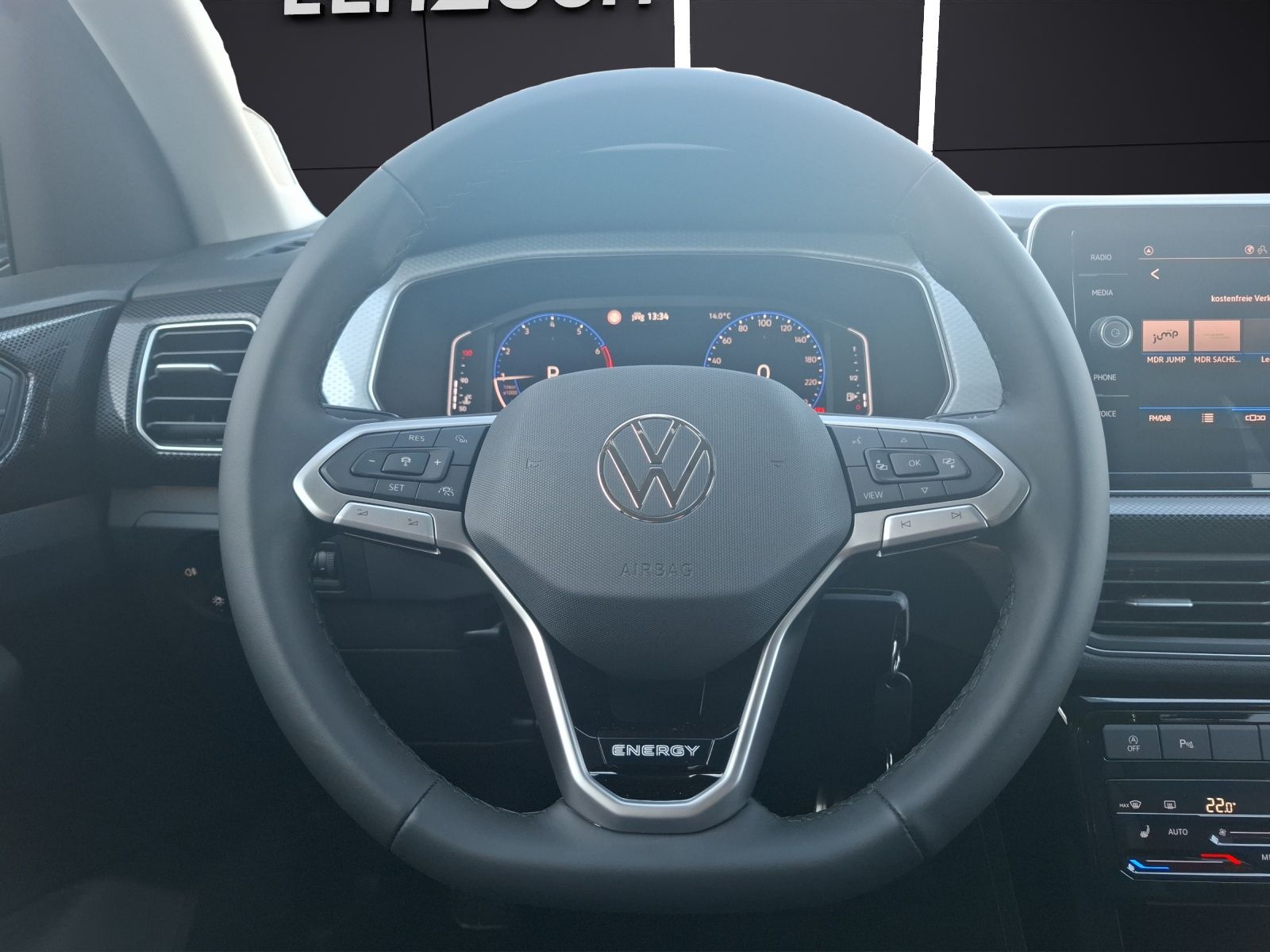 Fahrzeugabbildung Volkswagen T-Cross TSI Energy DSG LED CarPlay AID ACC RFK S