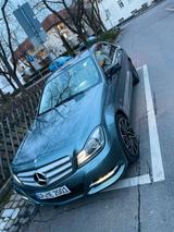 Mercedes-Benz 220 - Mercedes-Benz 220 aus 2011