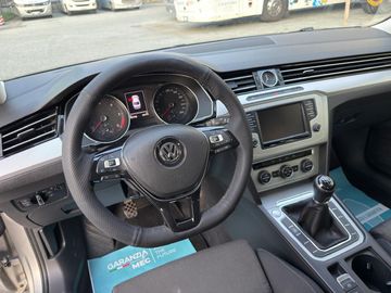 Volkswagen Passat - 9