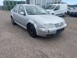 Volkswagen Bora 1.6 - gebrauchte Volkswagen Bora aus dem Jahr 2000