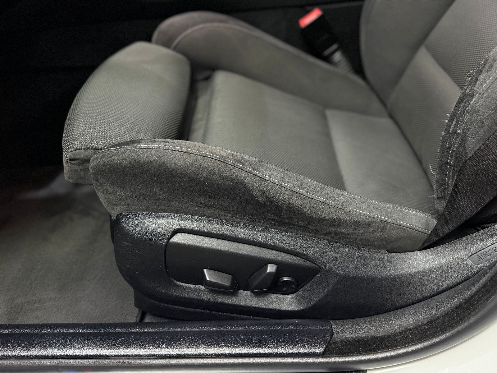 Fahrzeugabbildung BMW 520 d Touring|M-Paket|HIFI|PDC|Komfortzugang