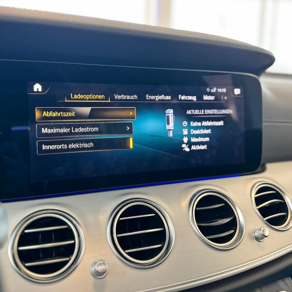 Fahrzeugabbildung Mercedes-Benz E 300 E Limousine E 300 e