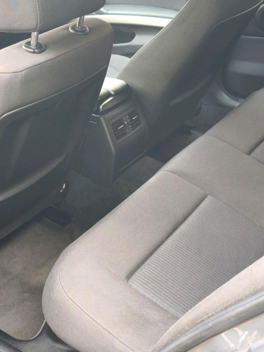 BMW  2010 — photo 14