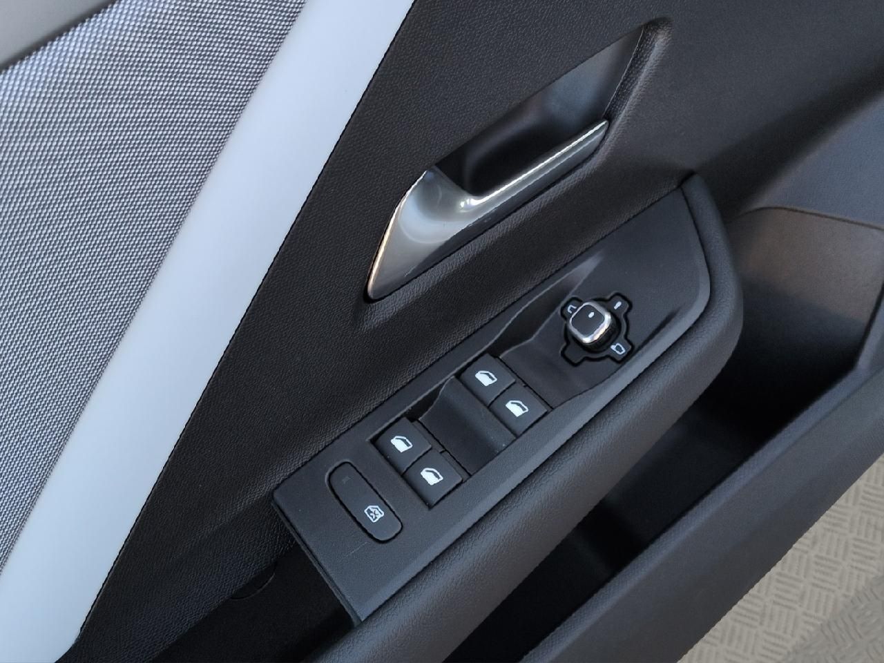 Fahrzeugabbildung Opel Astra ST 1.2T Edition - AHZV, Klimaautom, Sitzhz