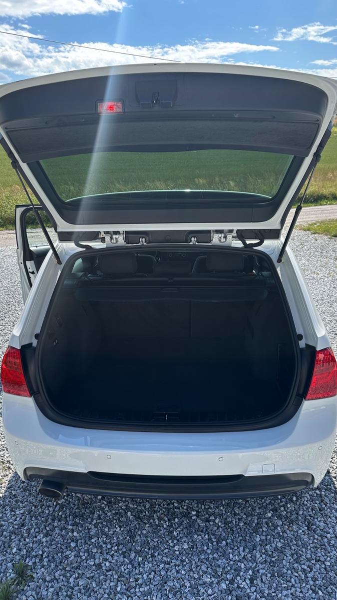 BMW 320 2011 — photo 11