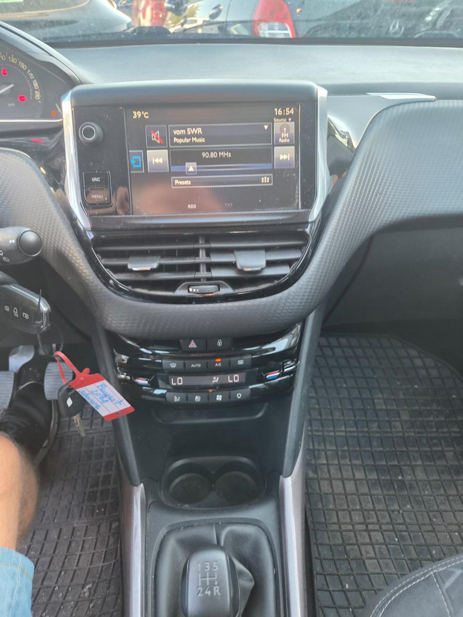 Peugeot 2008 Active 1.Hand Tüv 01.2027